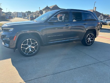 2022 Jeep Grand Cherokee gray